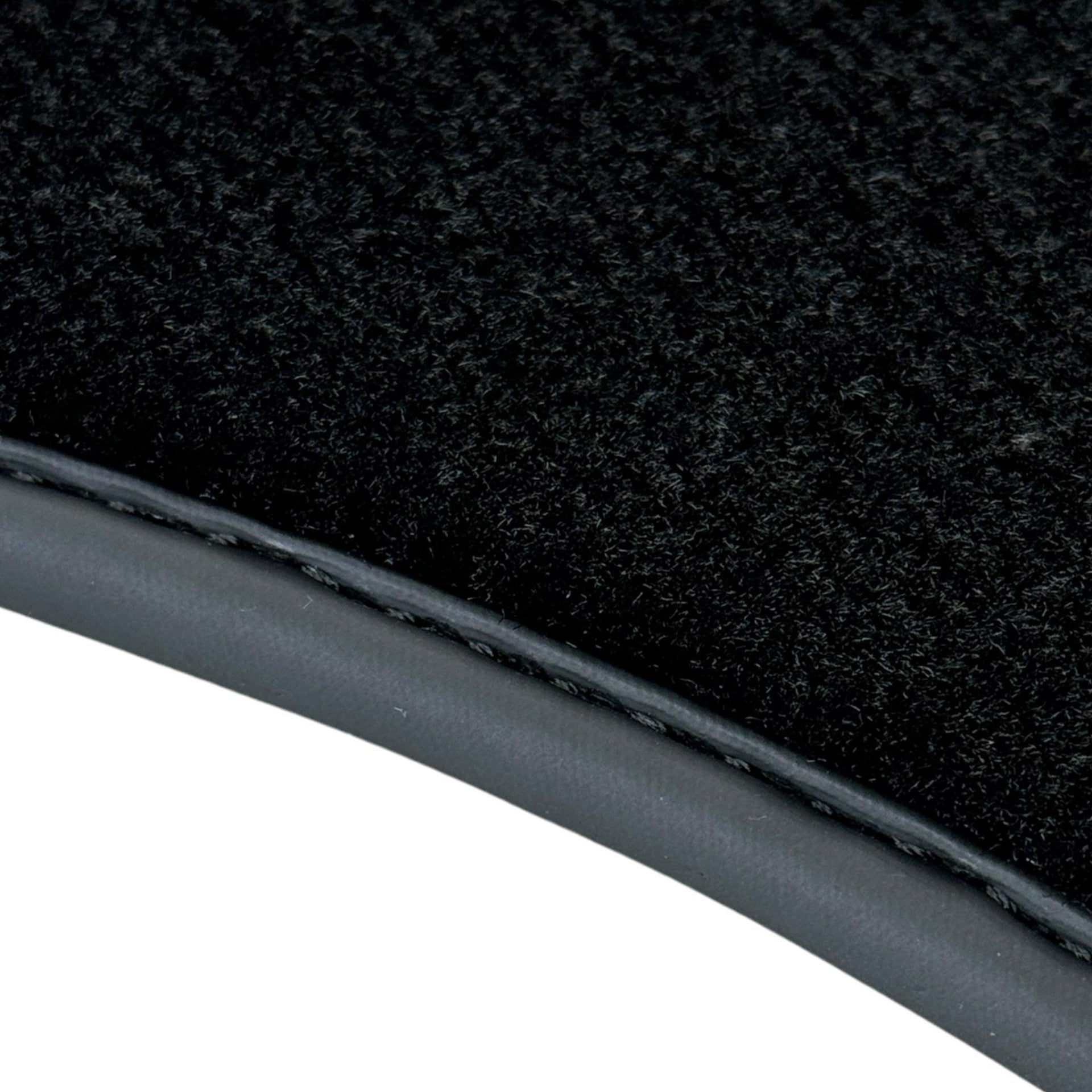 Black Floor Mats for Audi Q7 4M (2019-2023) - AutoWin