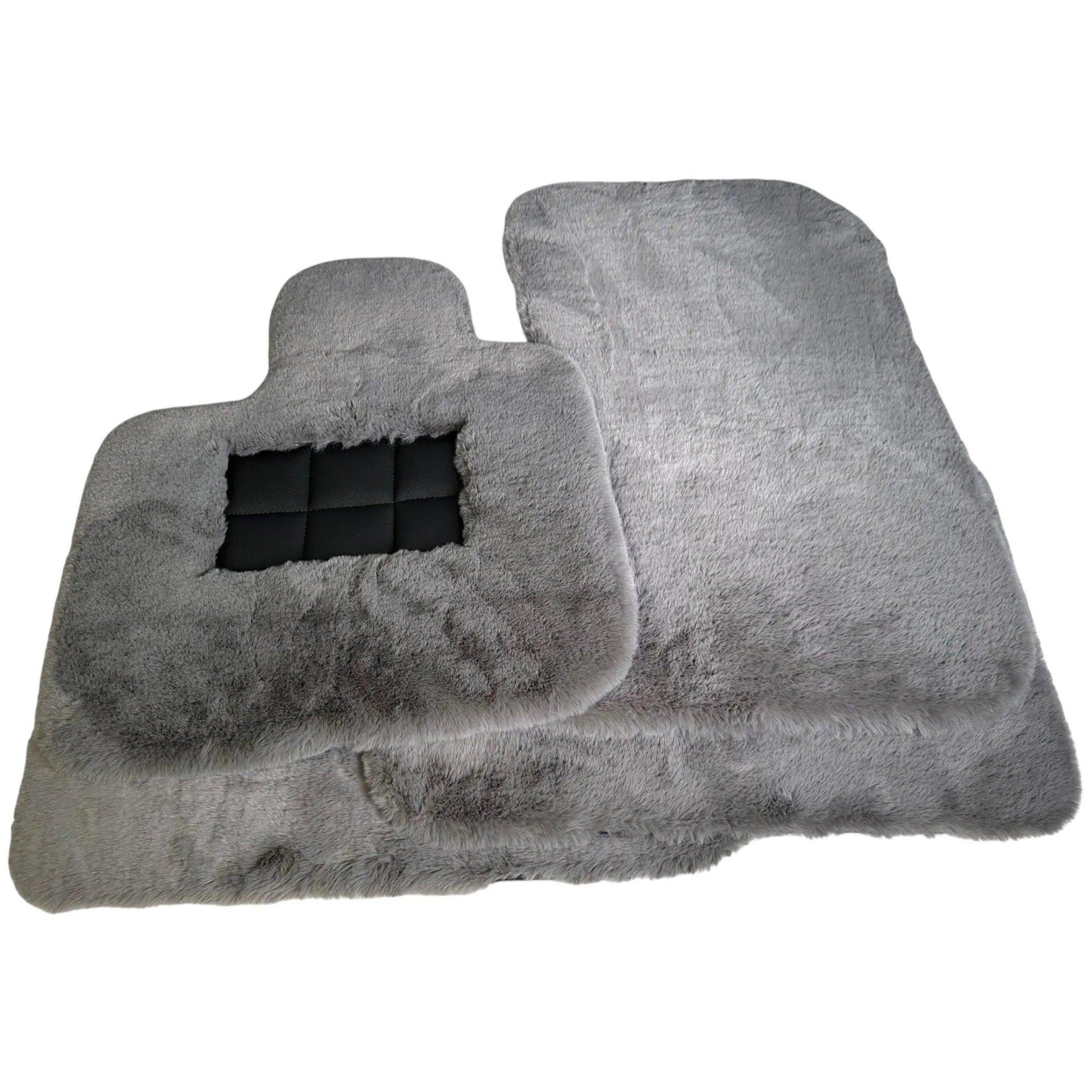Various Colors of Sheepskin Floor Mats Tailored for the Alfa Romeo Giulia (1962-1978) - AutoWin