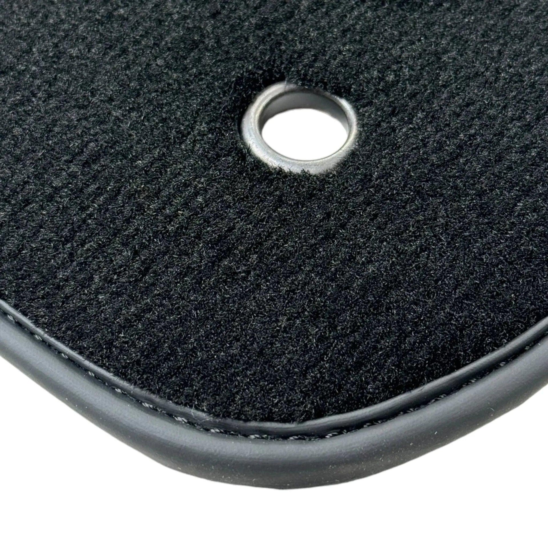 Black Floor Mats for Jeep Cherokee XJ (1984-2001) - AutoWin