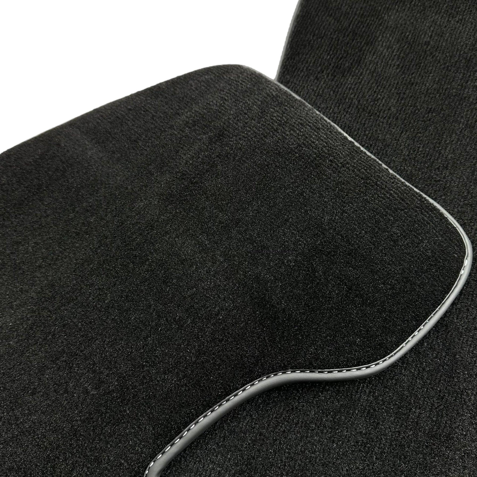 Black Floor Mats For Kia Sportage (2004-2010) - AutoWin