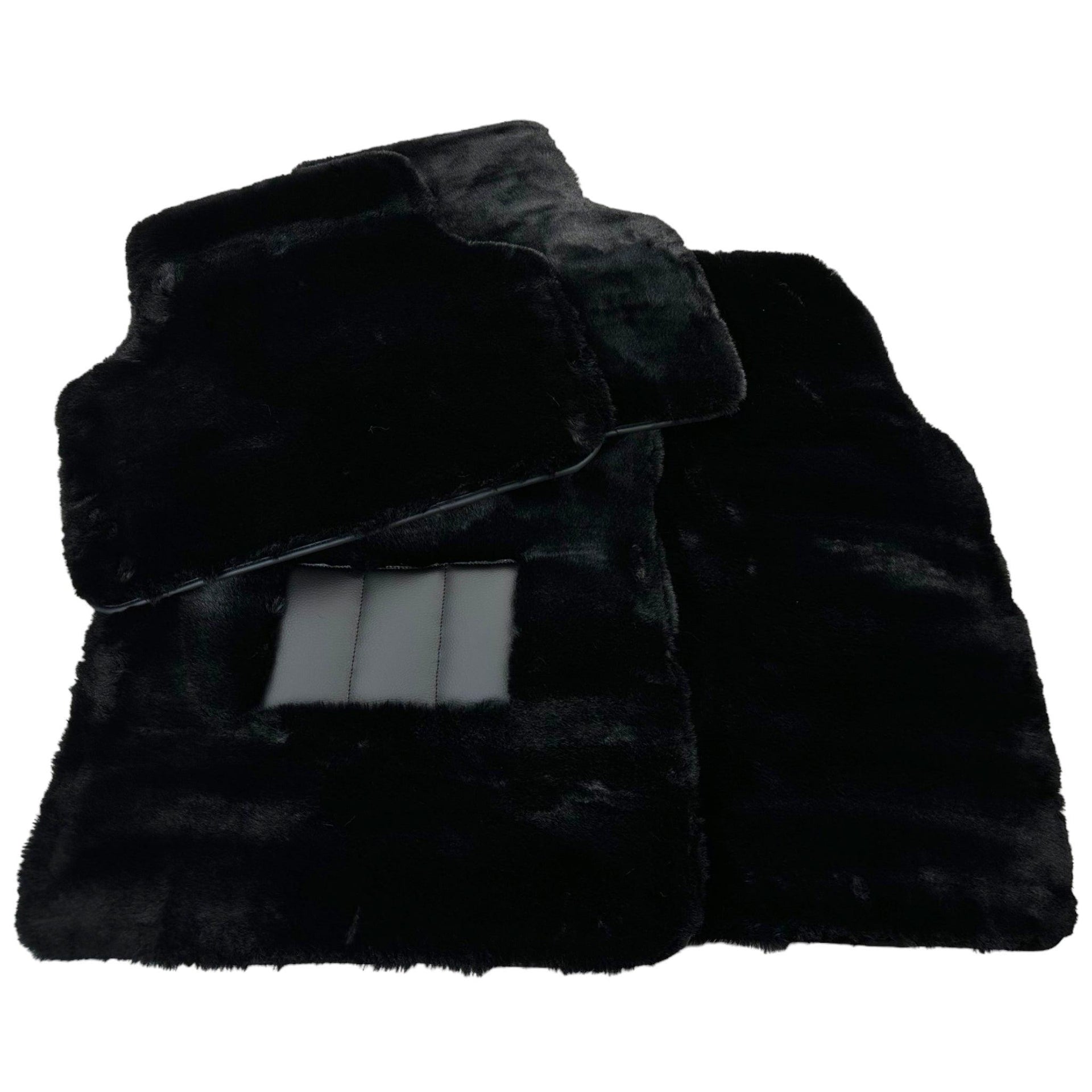 Black Sheepskin Floor Mats for Lamborghini Urus (2018-2024) | ER56 Design - AutoWin