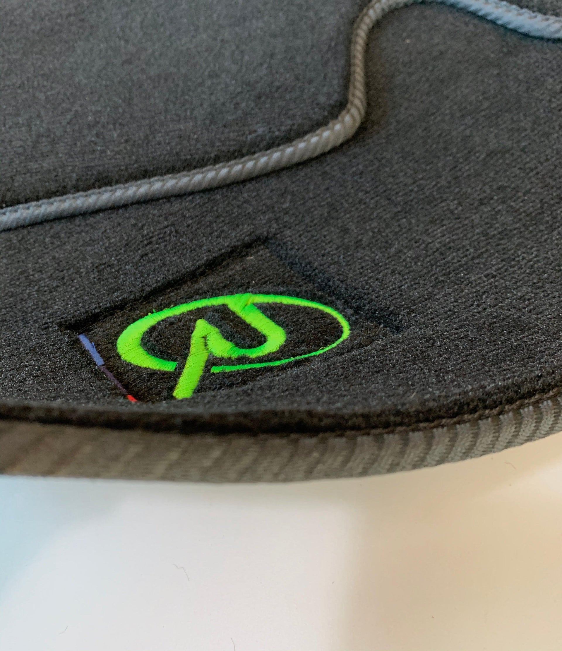 Floor Mats For BMW Z4 Series E86 Coupe (2003-2008) Tailored Set Perfect Fit - AutoWin