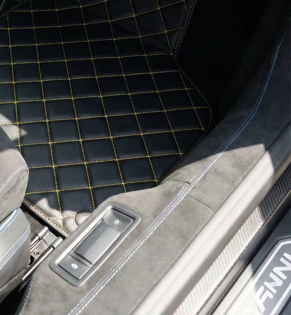 Customizable Leather Floor Mats with Viper Hex Pattern for Lamborghini Centenario (2016-2017) - AutoWin