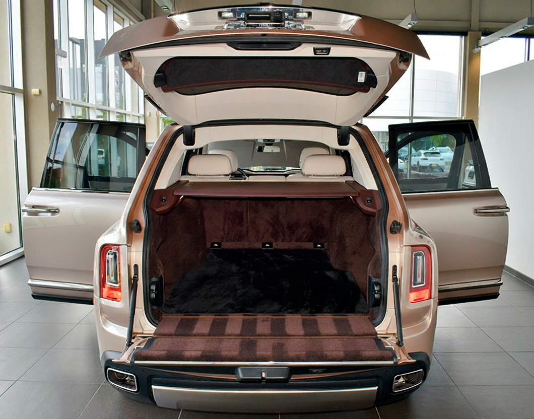 Customizable Black Sheepskin Trunk Floor Mat for Rolls-Royce Phantom VIII (2017-2024)