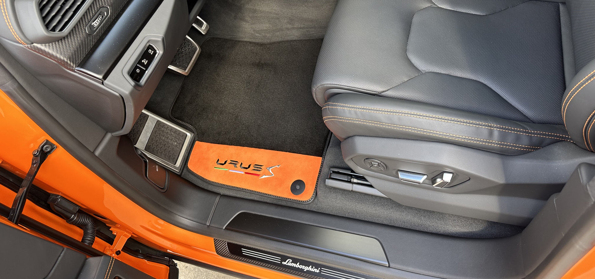 Lamborghini Urus Floor Mats