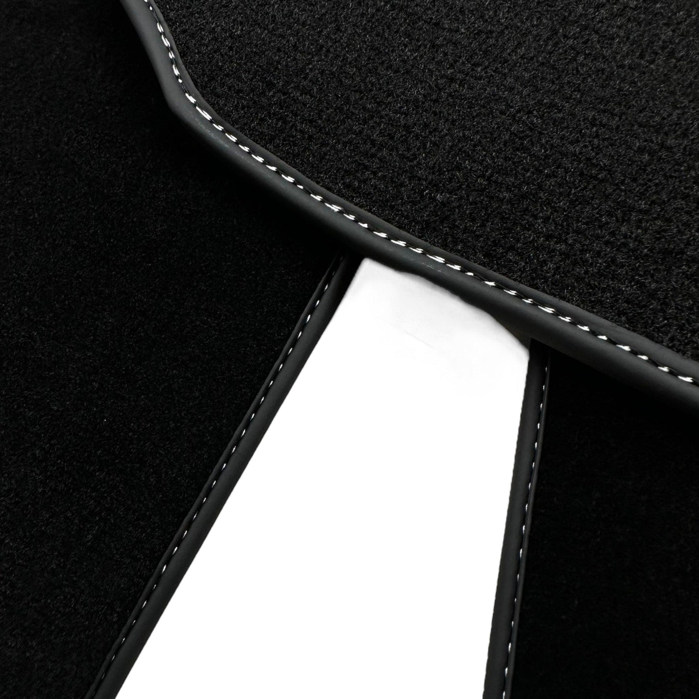 Black Floor Mats for Kia XCeed (2019-2024) - AutoWin