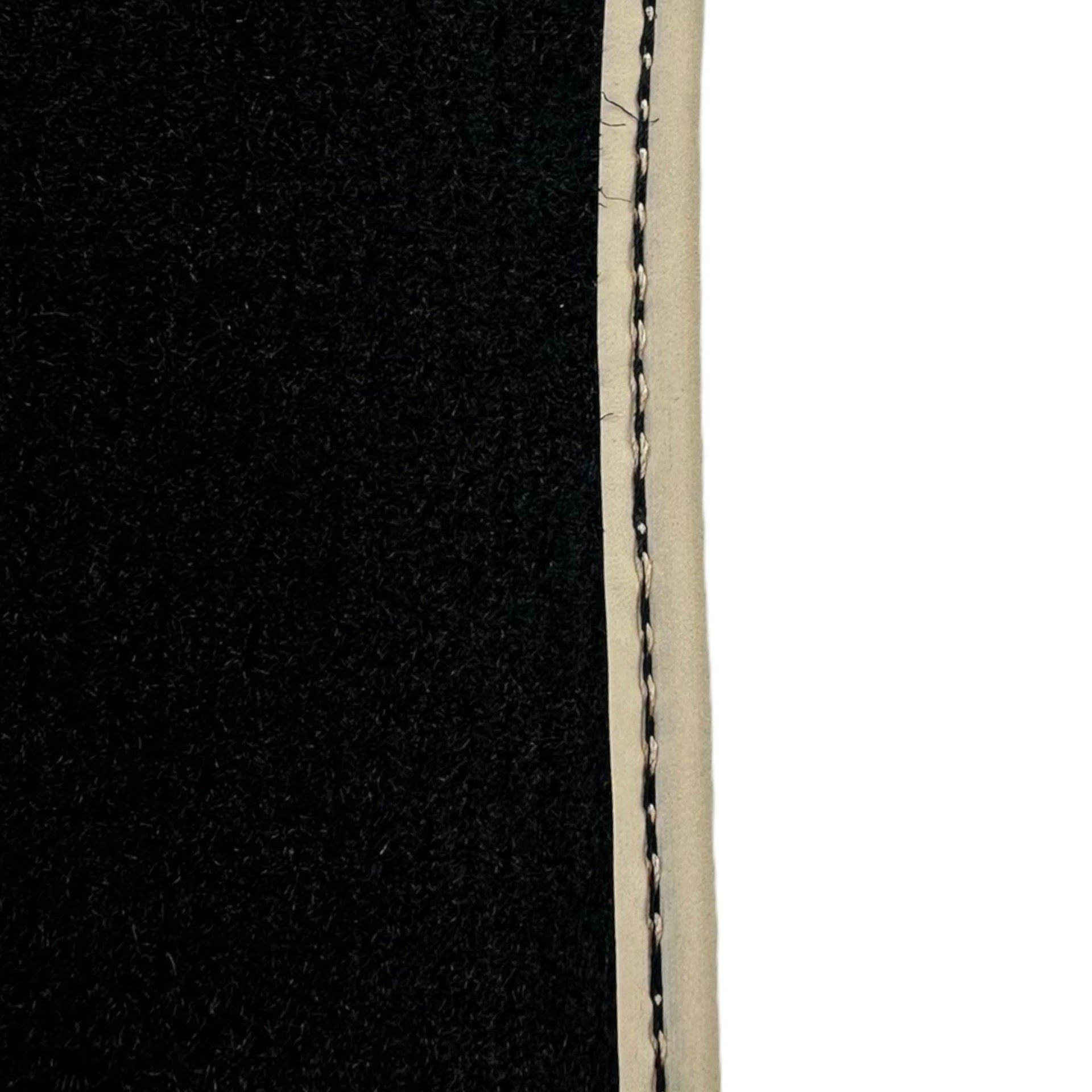 Black Floor Mats For Kia Sportage (2004-2010) - AutoWin